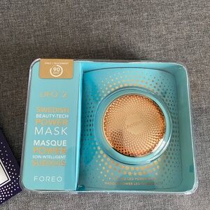 FOREO UFO 2 with masks